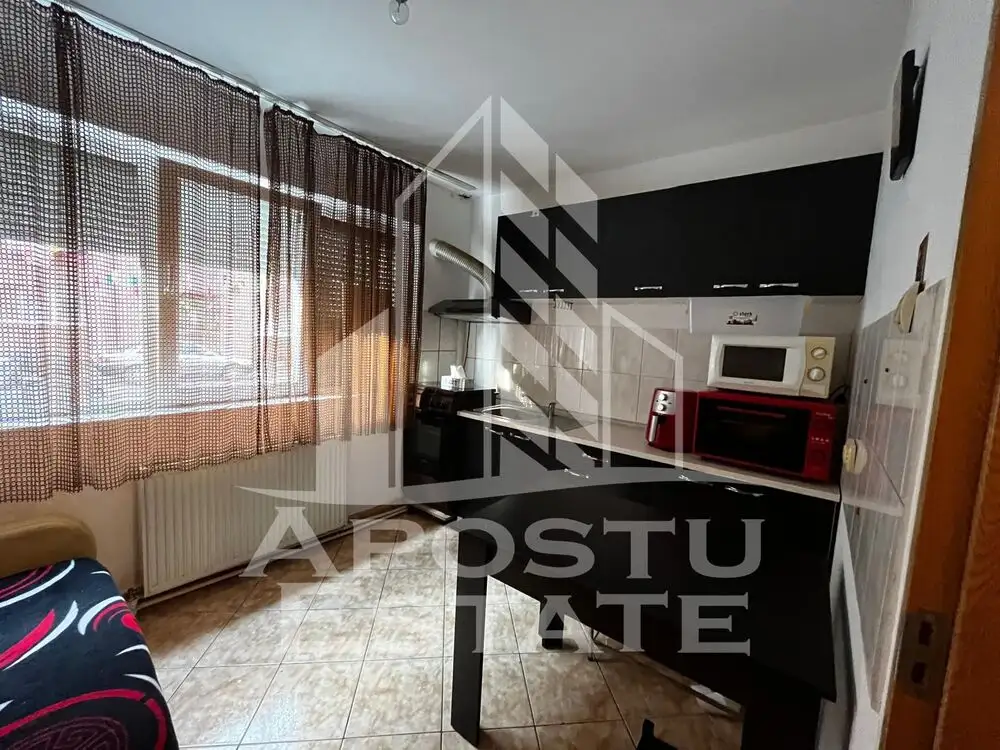 Apartament cu o camera, 32 mp,  Zona UMT