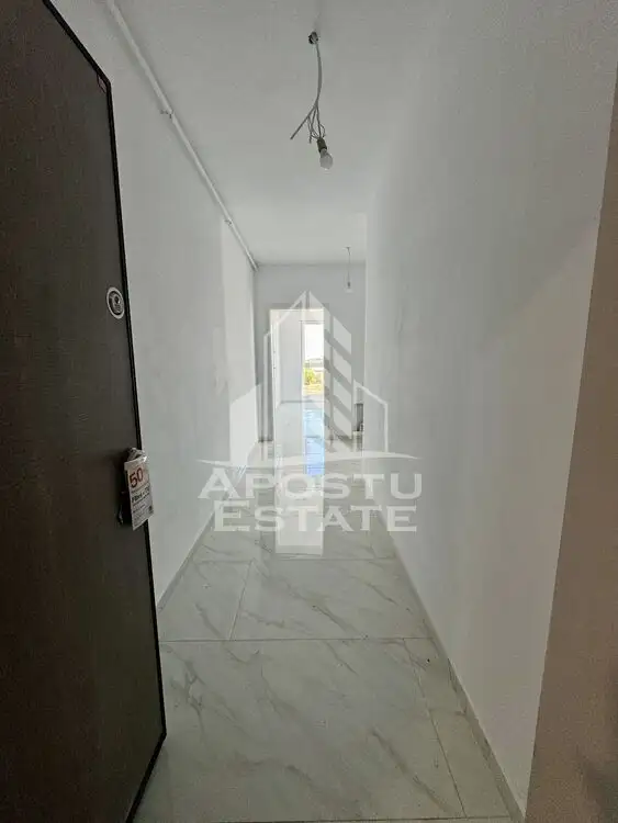 Apartament cu 2 camere, la asfalt, hotel IQ, etaj intermediar cu lift