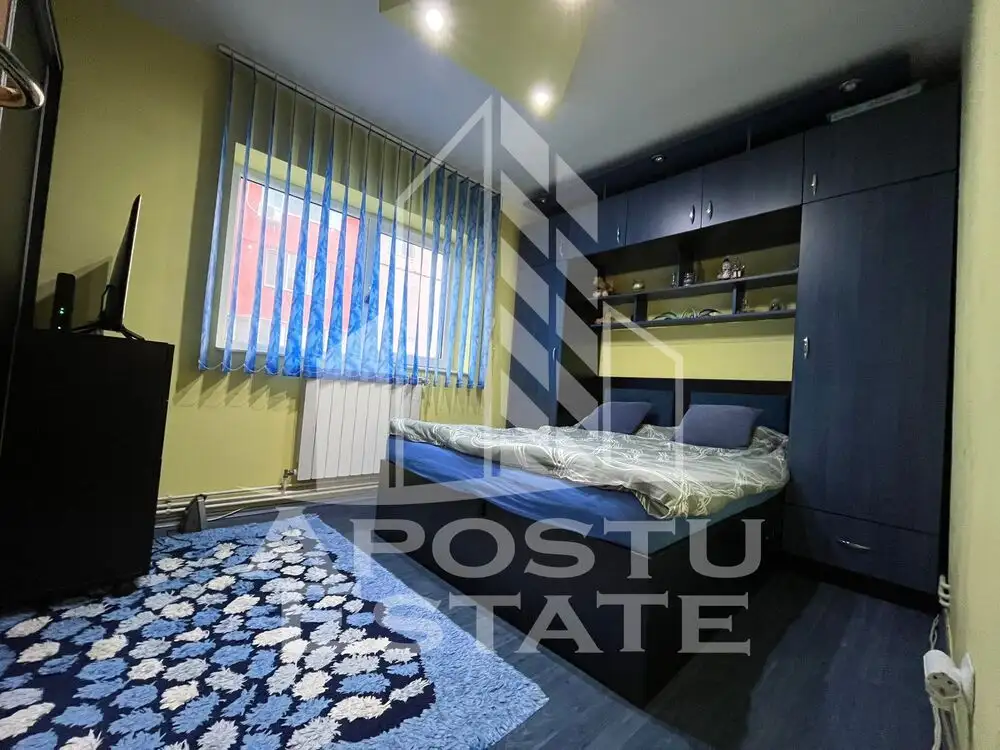 Apartament 2 camere, semidecomandat,etaj intermediar, centrala proprie