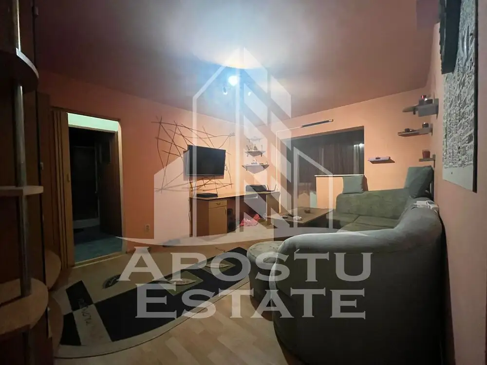 Apartament cu 2 camere, semidecomandat, etaj intermediar