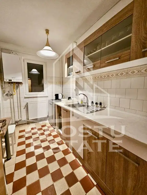 Apartament 3 camere, decomandat, etaj intermediar, Spitalul Judetean