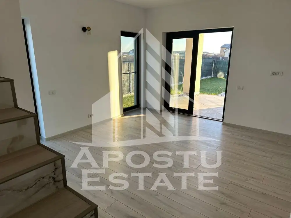 Jumatate de duplex ultrafinisata, dotari premium, zona rezidentiala