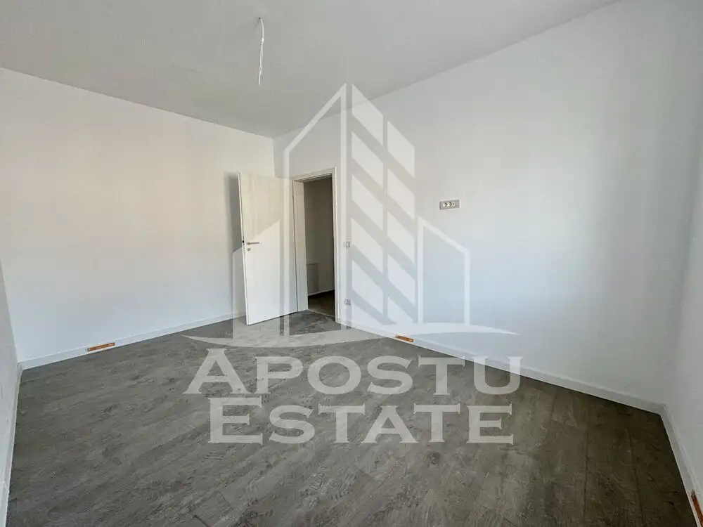 Apartament cu 2 camere etaj intermediar bucatarie separata zona Lidl