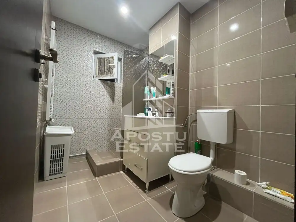 Apartament cu 3 camere, decomandat, renovat, zona Soarelui