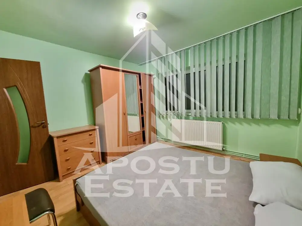 Apartament cu 3 camere, decomandat, centrala proprie, AC, zona Lunei