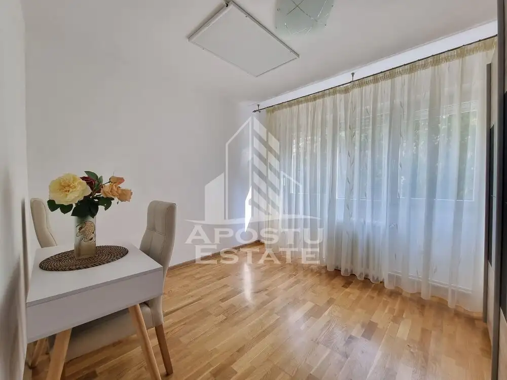 Apartament 4 camere, decomandat, etaj 1, zona Circumvalațiunii