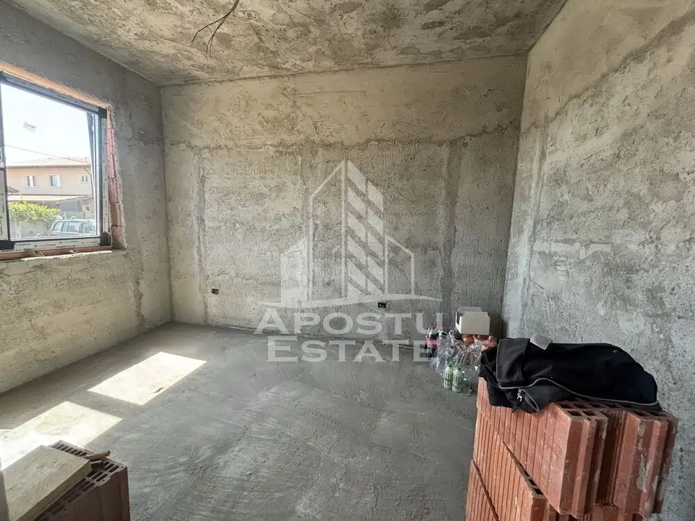 Duplex cu 5 camere, despartit prin camera tehnica, in Calea Urseni