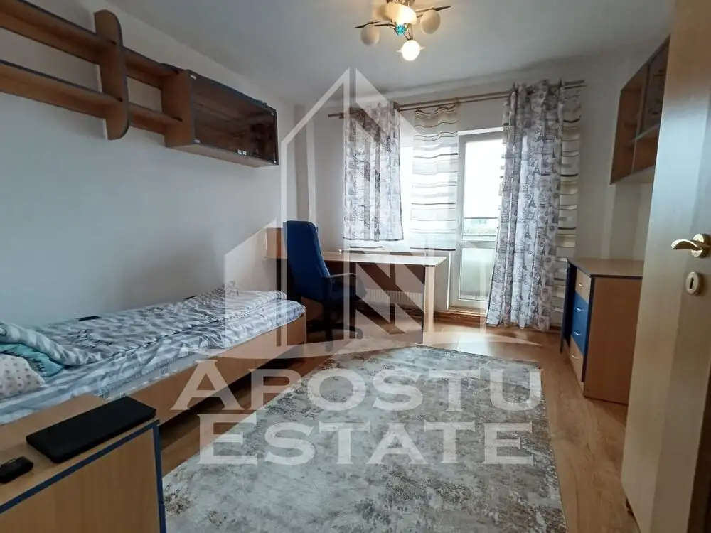 Apartament 3 camere, decomandat, centrala proprie, Complex Studentesc