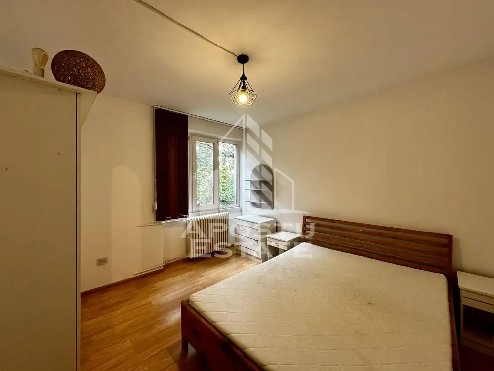 Apartament cu 3 camere, zona Medicina