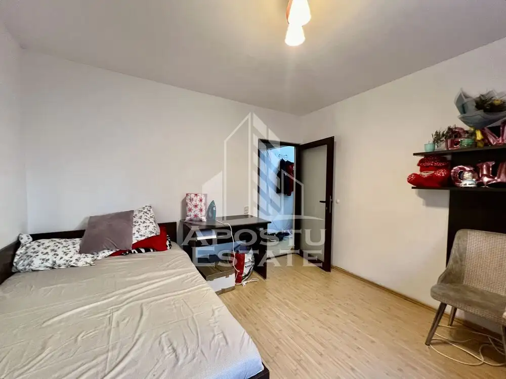 Apartament 2 camere, decomandat, etaj 1, Complexul Studentesc