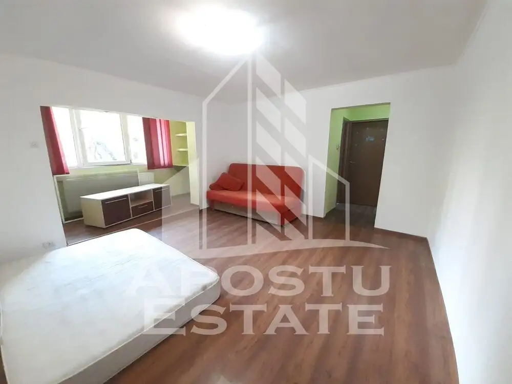 Apartament 2 camere, spatios, Zona Lipovei