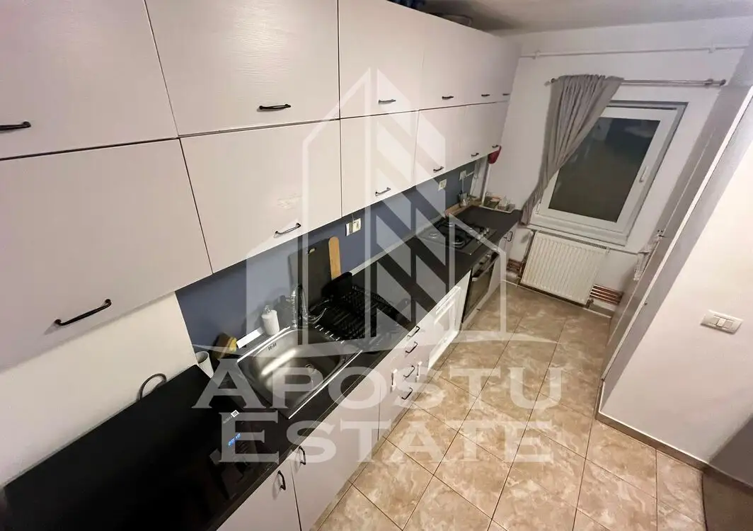 Apartament 3 camere si 2 bai, centrala proprie, + GARAJ, zona Bucovina