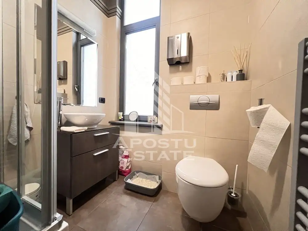 Apartament cu 5 camere, etajul 1, Piata Unirii