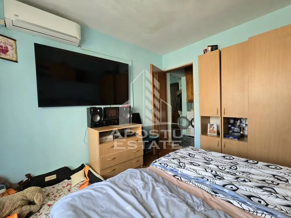 Apartament decomandat, cu 2 camere,centrala proprie, Lipovei