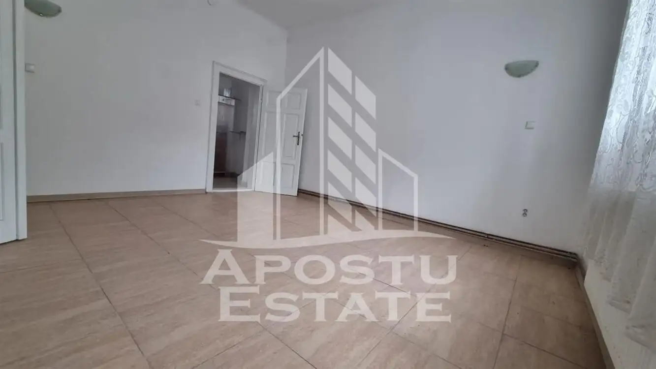 Apartament 2 camere in zona Parneava nemobilat