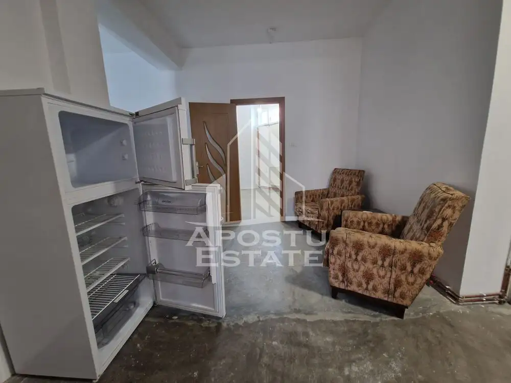 Casă individuală- Spațiu comercial cu 6 camere,280 mp,Zona Dragasani