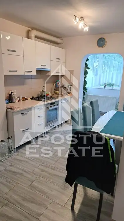 Apartament cu 3 camere, decomandat situat in zona Girocului