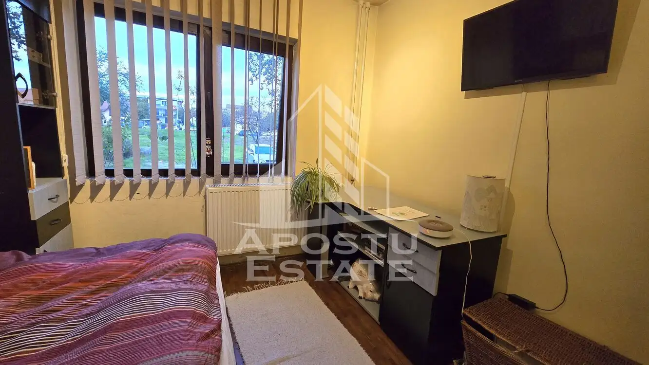 Apartament cu 2 camere, decomandat, centrala proprie, zona Lipovei