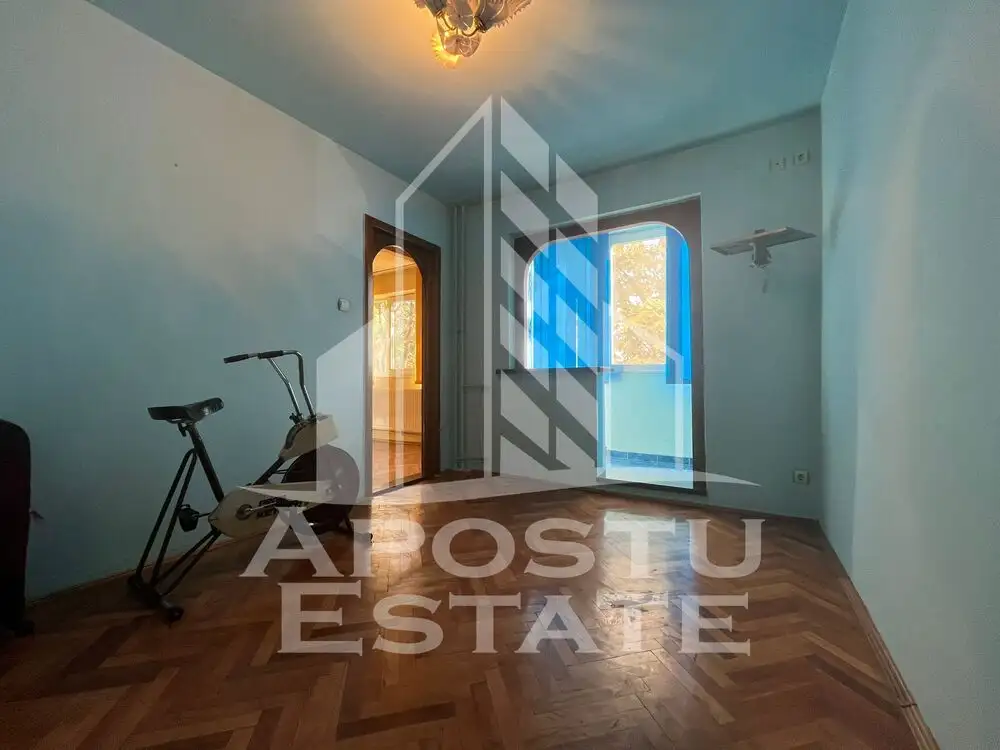 Apartament cu 2 camere, semidecomandat,  etaj intemediar, Sagului