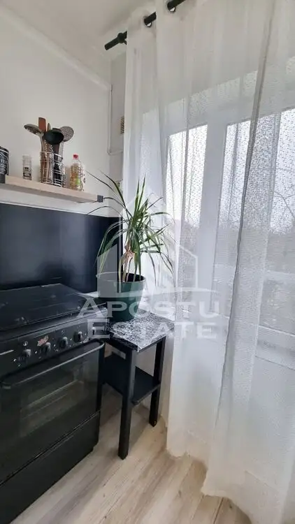 Apartament 2 camere, etaj 1, centrala proprie, zona Calea Lipovei