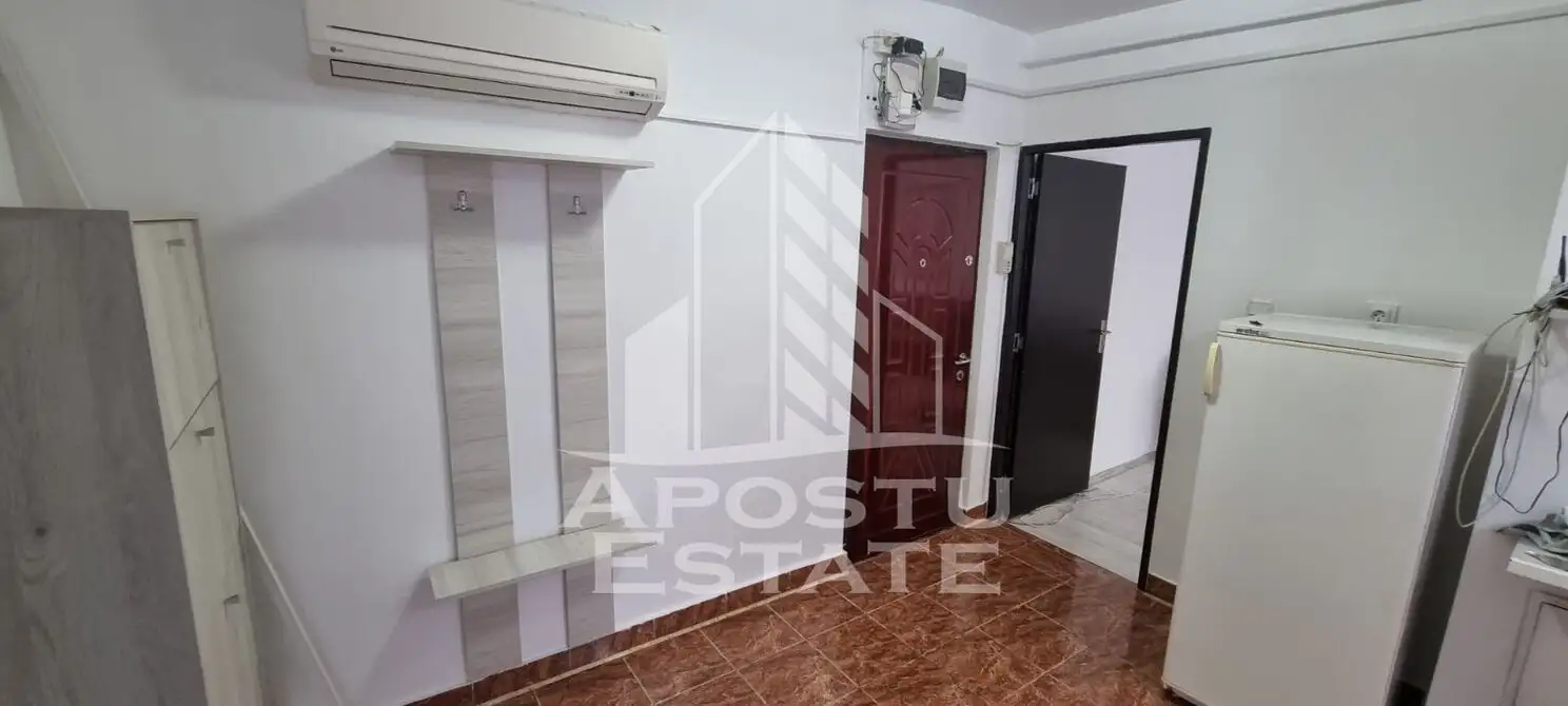 Apartament cu 2 camere,semidecomandat,renovat,Dambovita