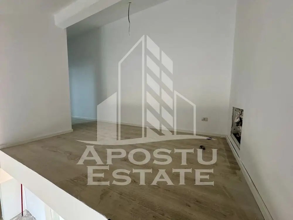 Penthouse pe 2 nivele cu scara interioara, 3 camere, 2 bai, zona Lidl