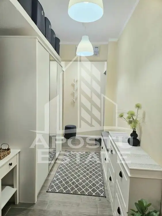 Apartament cu 3 camere, renovat, centrala proprie, zona Cetatii