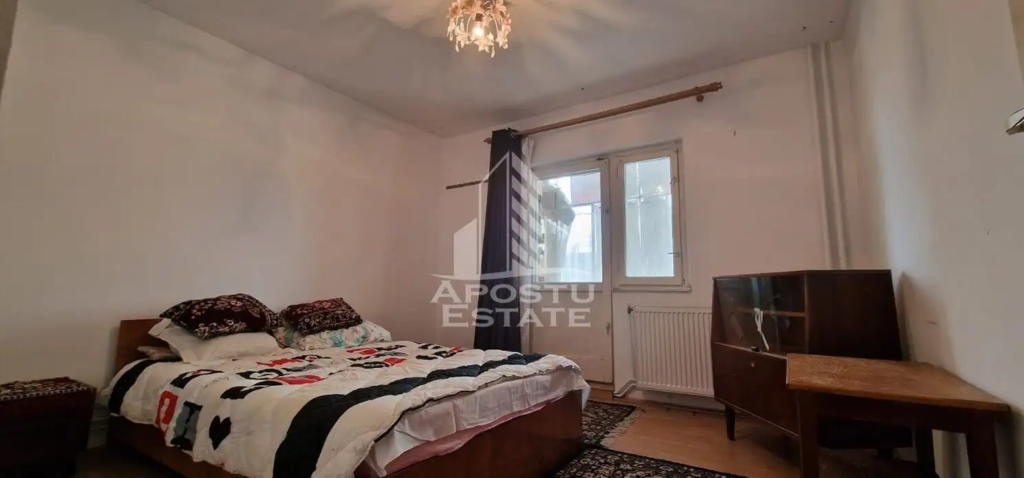 Apartament 4 camere , centrala proprie , mobilat , Torontalului