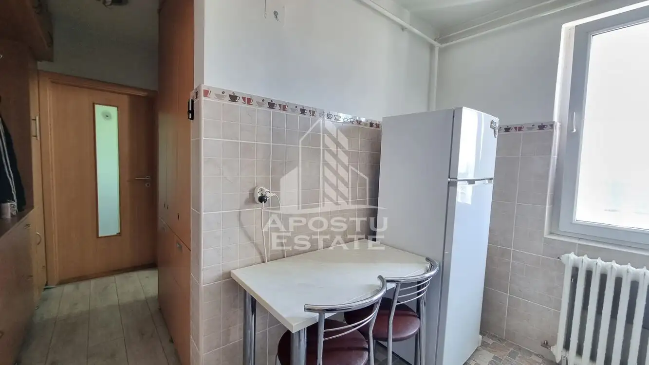 Apartament 2 camere, bloc anvelopat, zona Cetatii