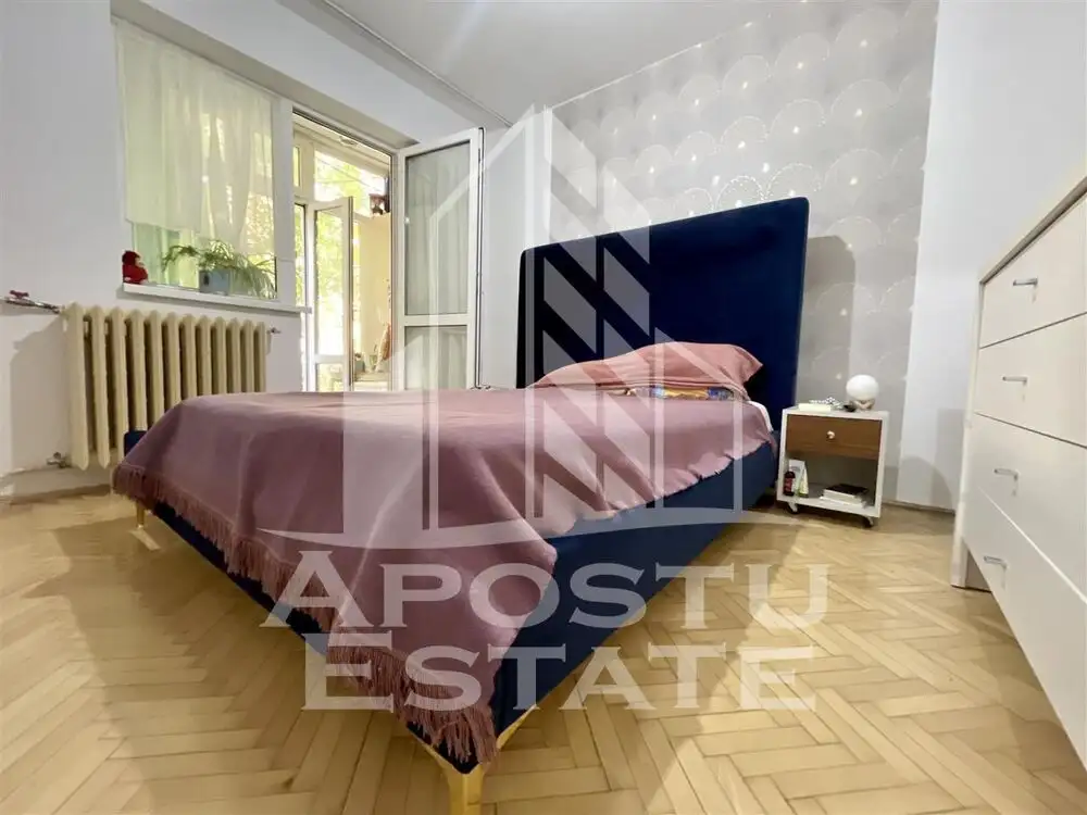 Apartament cu 3 camere, la parter, zona Girocului