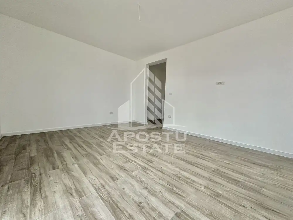 Apartament cu 2 camere, decomandat, bucatarie inchisa, terasa 13 mp