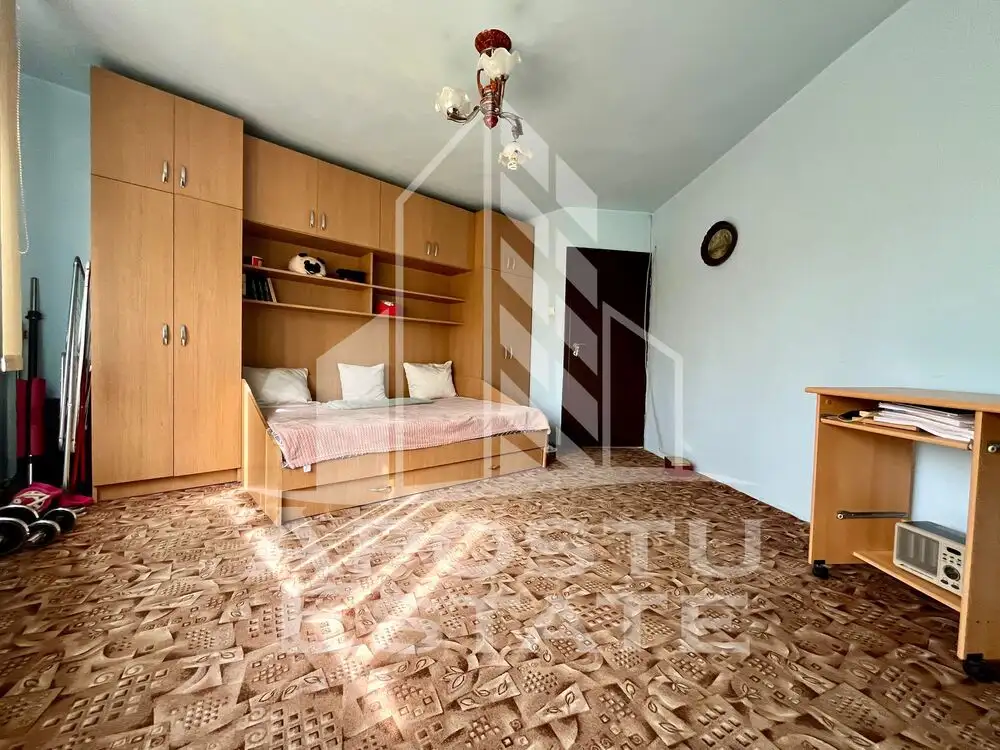 Apartament 2 camere , decomandat ,  zona Bucovina