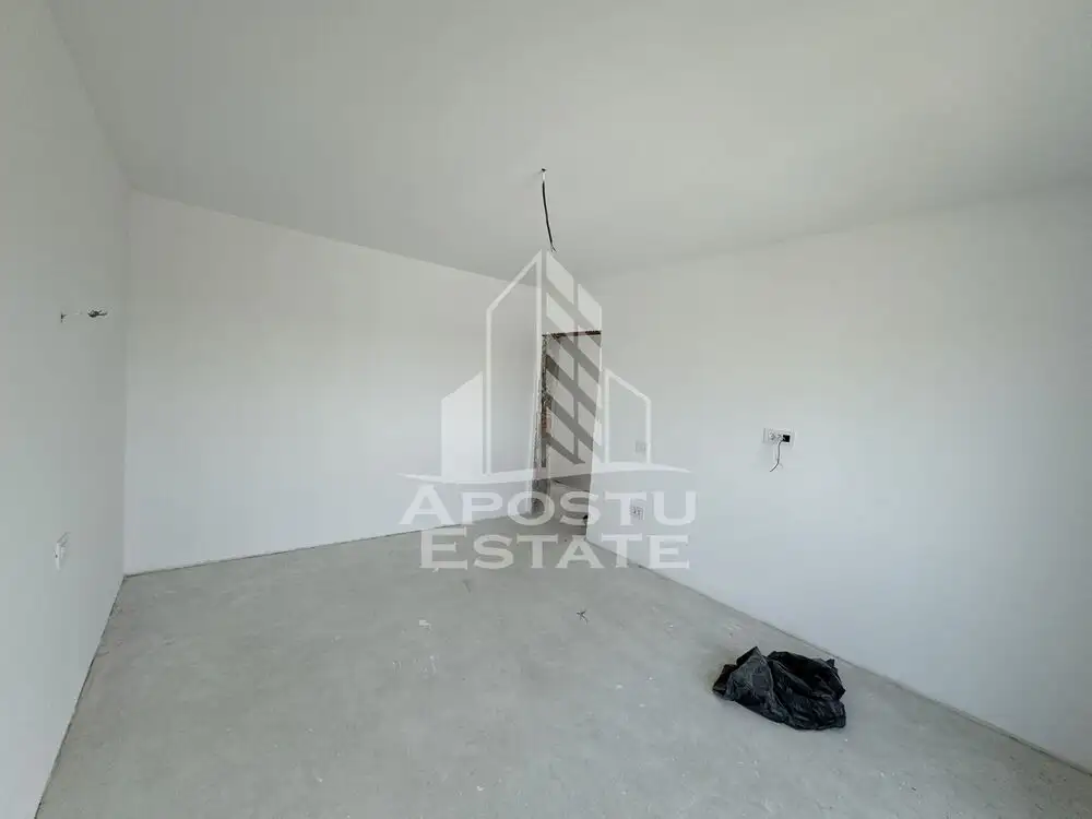 Duplex cu 3 camere despartit prin camera tehnica la Asfalt