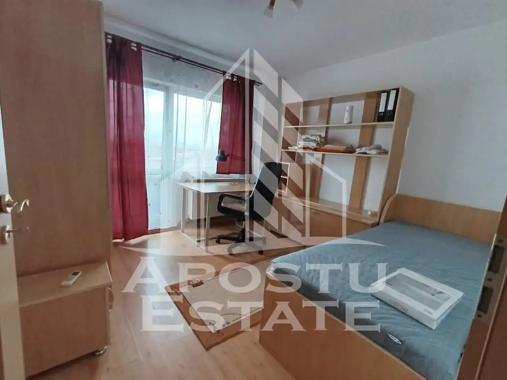 Apartament 3 camere, decomandat, centrala proprie, Complex Studentesc