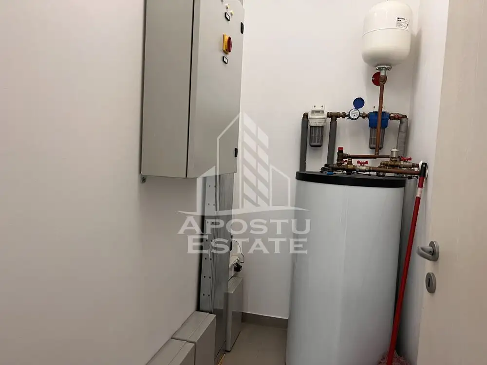 Apartament cu 5 camere, loc de parcare, zona Complexul Studentesc