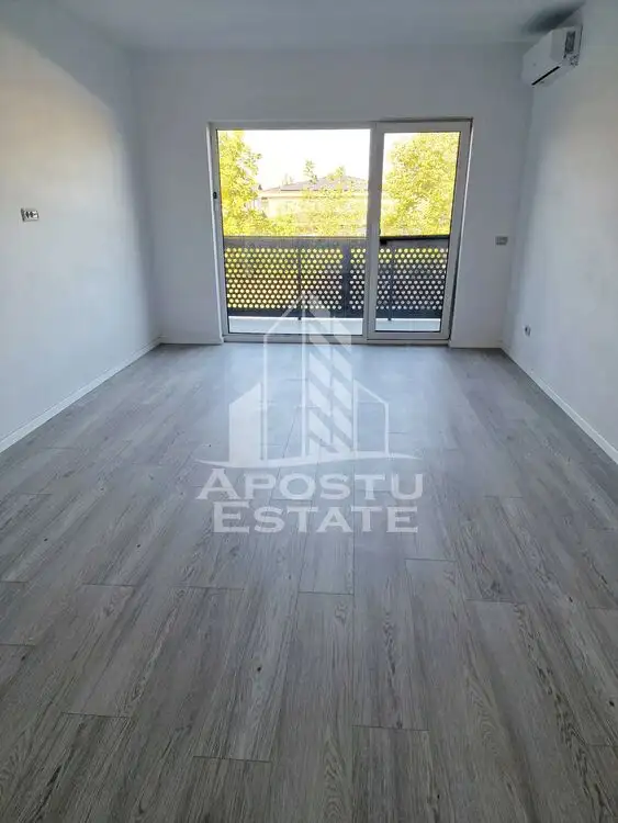 Apartament 2 camere nemobilat, loc de parcare, Dumbravita