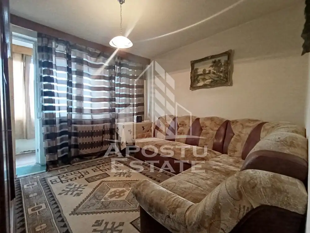 Apartament 2 camere, decomandat, necesita renovare, zona Dambovita