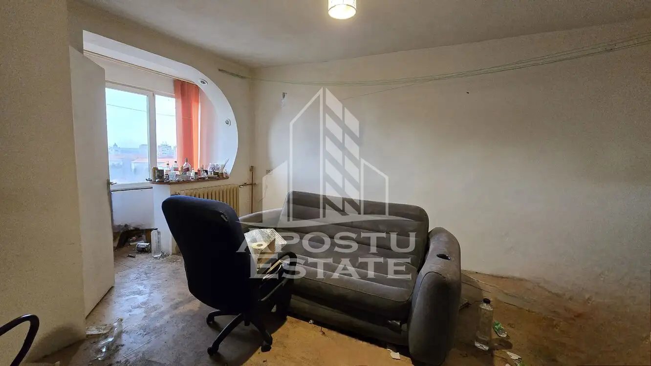 Apartament cu o camera ideal pentru investitie, zona Circumvalatiunii