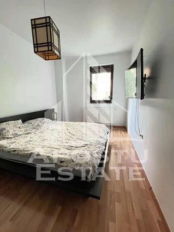 Apartament cu 3 camere la parter in zona Soarelui,  bloc nou