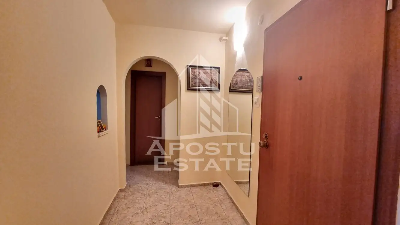 Apartament decomandat cu 2 camere, zona Lipovei