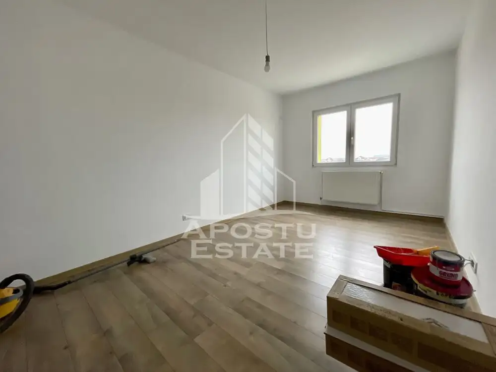 Apartament cu 3 camere, centrala proprie, zona Girocului