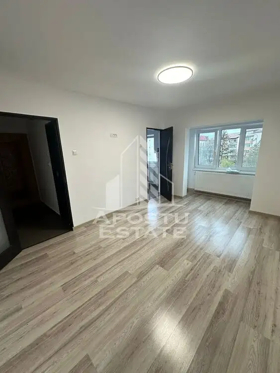 Apartament cu o camera ideal pentru investitie, zona Aradului