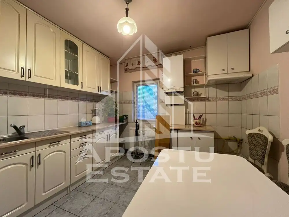 Apartament cu 2 camere, centrala proprie, aproape de Spitalul Judetean