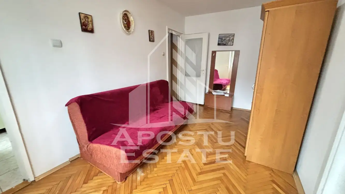 Apartament cu 2 camere, etaj intermediar, zona Sagului