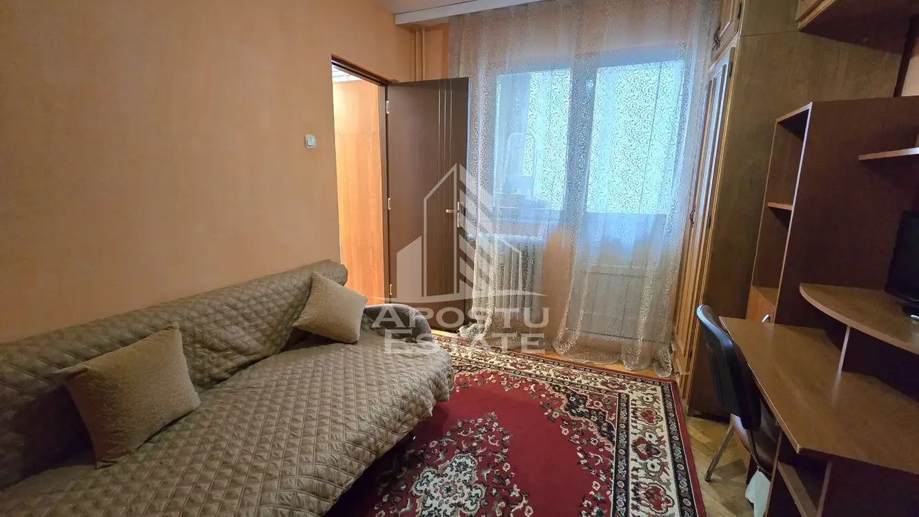 Apartament cu 2 camere, etaj 2, zona Circumvalatiunii