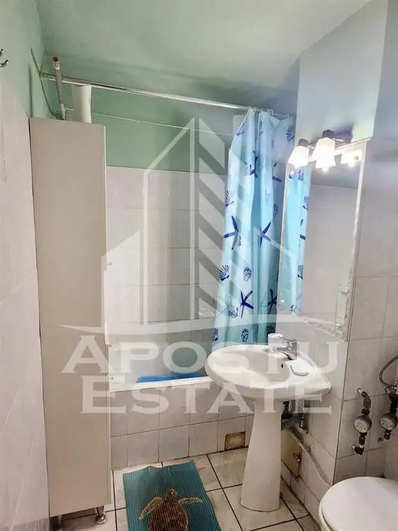 Apartament 2 camere, semidecomandat, zona Olimpia