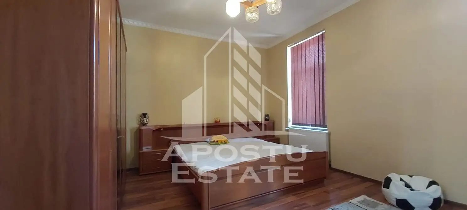 Apartament cu 2 camere la casa,centrala proprie,zona Boul Rosu