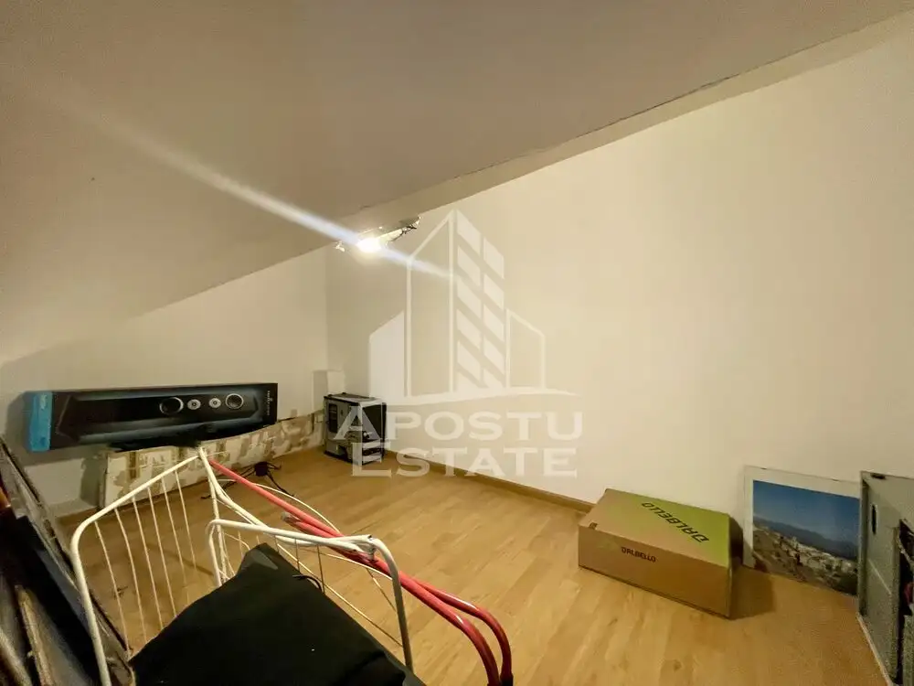 Apartament cu 3 camere, pe 2 niveluri, centrala proprie, Dambovita