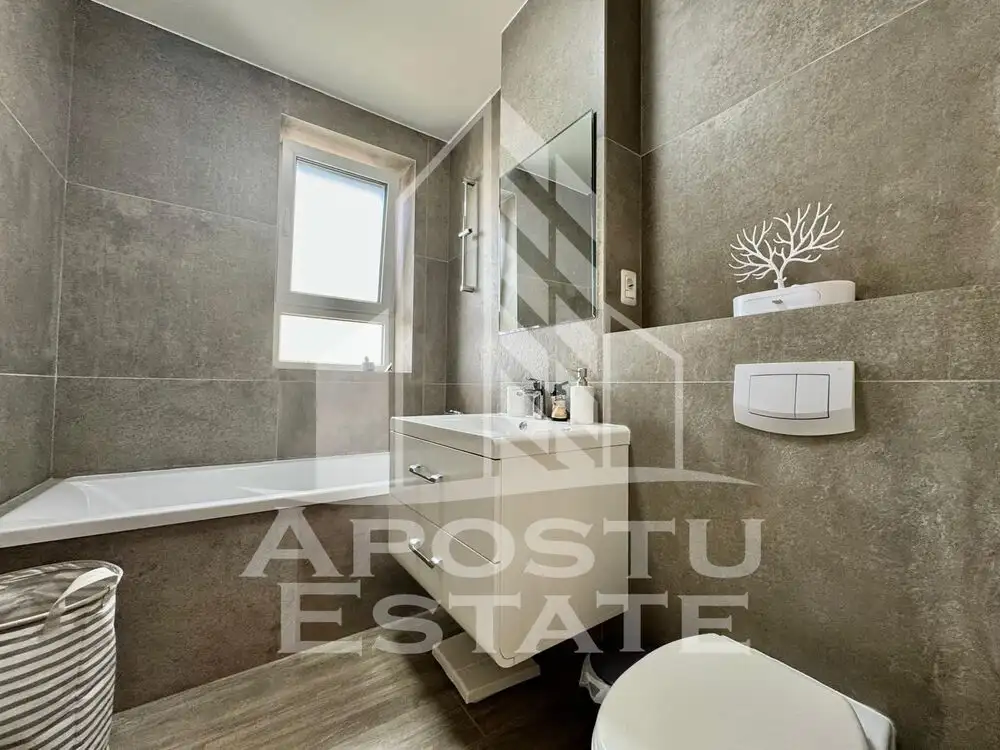 Apartament 3 camere, prima inchiriere, loc de parcare, zona Soarelui