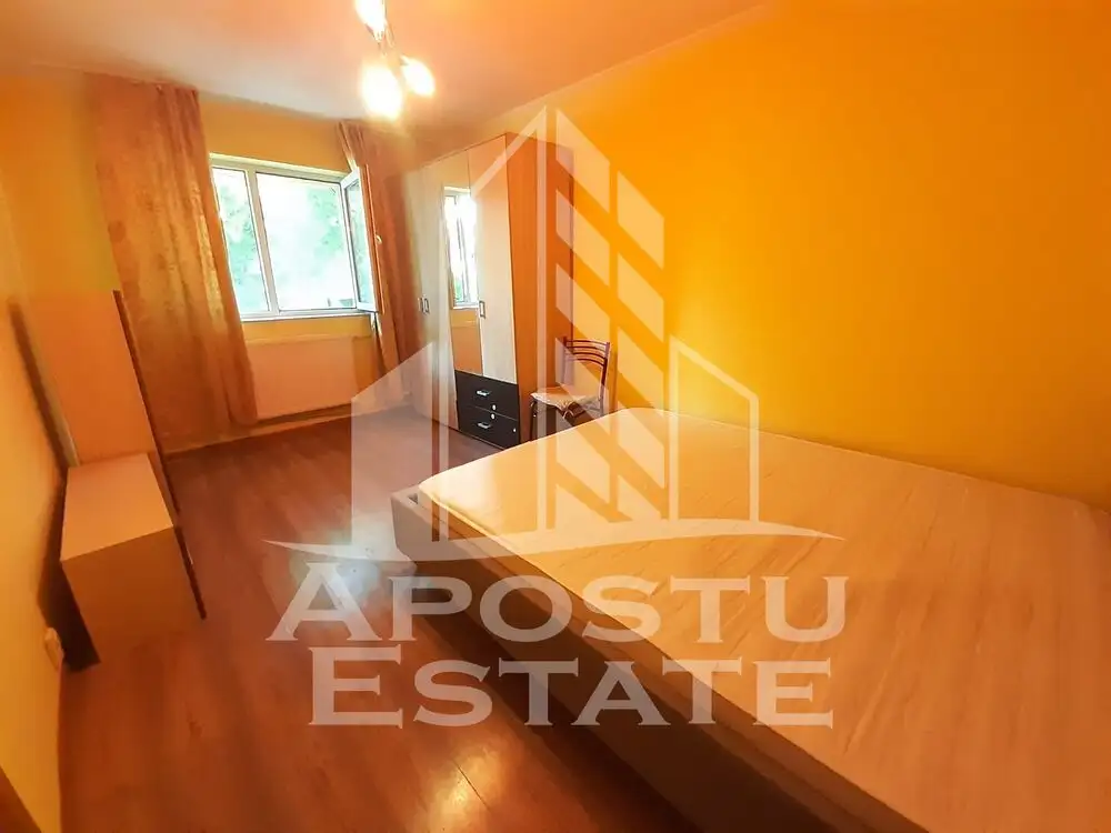 Apartament 2 camere, spatios, Zona Lipovei